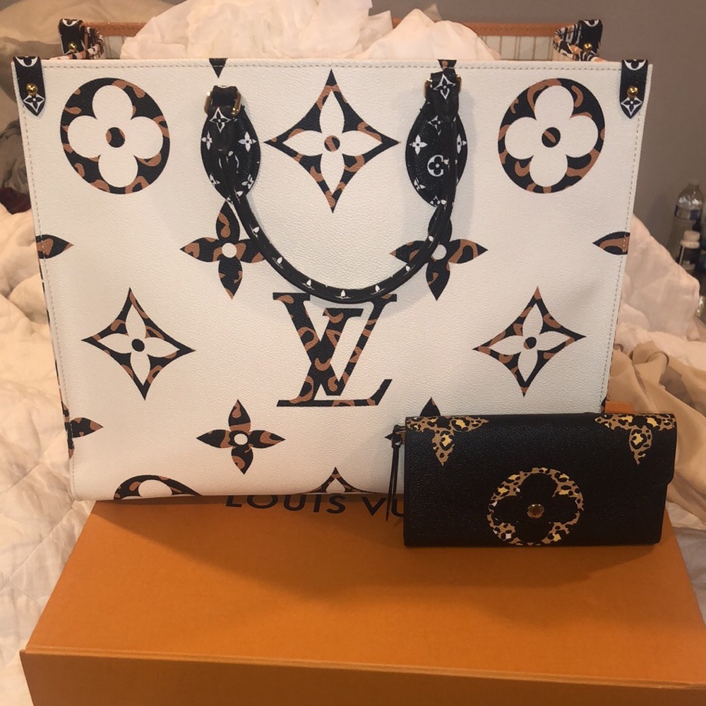 🔥Jungle Louis Vuitton OnTheGo GM and Wallet🔥